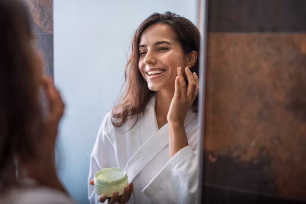 Unreine Haut: 10 SOS-Tipps und Behandlungsmethoden für einen strahlenden Teint